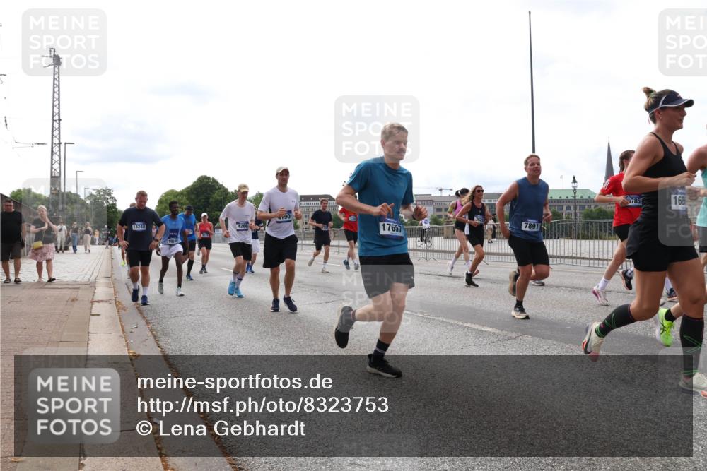 29.06.2025 - hella hamburg halbmarathon Lena Gebhardt http://msf.ph/oto/8323753 29.06.2025 10:23:06 Lombardsbrücke 190, 13248, 13248, 4266, 17657, 7891, 785, 168, 1029, 1362, 1853, 2294, 2766, 2925, 3003, 3029, 3034, 3600, 3601, 4190, 4266, 4728, 4793, 5223, 5343, 5629, 6502, 6578, 6784, 6785, 6849, 7188, 7190, 7266, 7529, 7820, 7891, 7925, 8687, 8688, 8716, 8918, 8920, 9133, 9256, 9301, 9877, 9913, 10205, 10739, 10826, 11798, 12025, 12073, 12190, 12265, 13560, 13921, 14041, 14338, 14525, 14801, 14821, 16416, 16558, 17013, 17099, 17207, 17299, 17719 meine-sportfotos.de