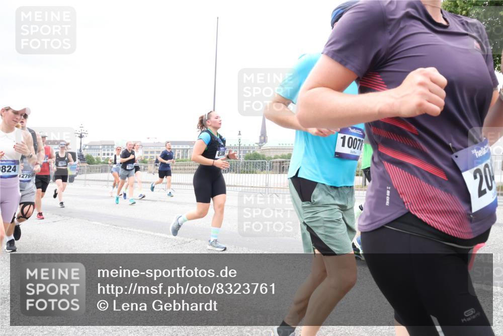 29.06.2025 - hella hamburg halbmarathon Lena Gebhardt http://msf.ph/oto/8323761 29.06.2025 10:57:35 Lombardsbrücke 824, 12799, 8386, 10078, 201, 1123, 1242, 1248, 1265, 1643, 2015, 2041, 2370, 2451, 2567, 2900, 3191, 3195, 3385, 3388, 3433, 3723, 3750, 3851, 3954, 4059, 4086, 4106, 4180, 4197, 4485, 4521, 4611, 4830, 4998, 5117, 5316, 5632, 5639, 5736, 5738, 6053, 6827, 6832, 6857, 6916, 7172, 7193, 7592, 7720, 7728, 7787, 8035, 8159, 8224, 8287, 8386, 8474, 8540, 8552, 8679, 8708, 8773, 8851, 8853, 8873, 9059, 9110, 9233, 9318, 9394, 9496, 9613 meine-sportfotos.de