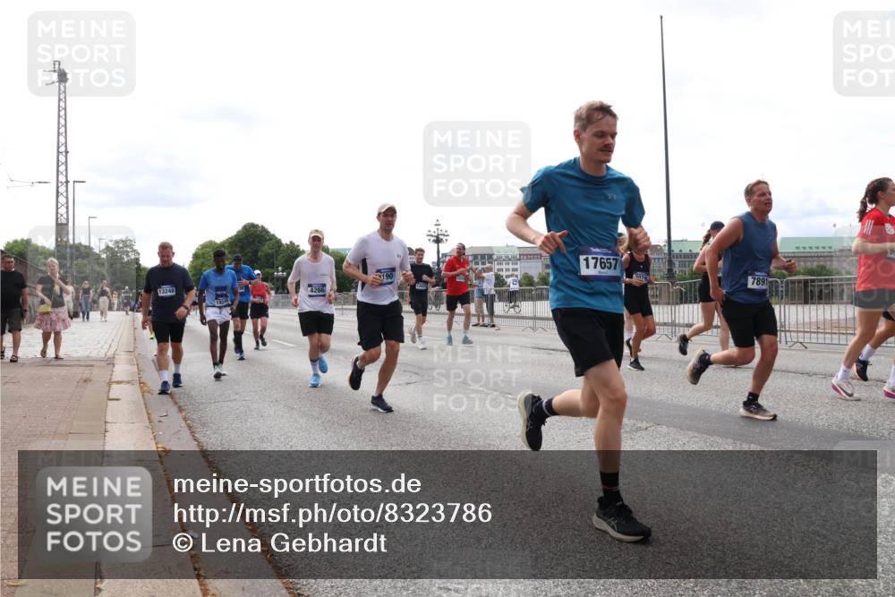 29.06.2025 - hella hamburg halbmarathon Lena Gebhardt http://msf.ph/oto/8323786 29.06.2025 10:23:07 Lombardsbrücke 13248, 4266, 19245, 190, 12025, 17657, 7891, 1029, 1362, 1853, 2294, 2766, 2925, 3003, 3029, 3034, 3600, 3601, 4190, 4266, 4728, 4793, 5223, 5343, 5629, 6502, 6578, 6784, 6785, 6849, 7188, 7190, 7266, 7529, 7820, 7891, 7925, 8687, 8688, 8716, 8918, 8920, 9133, 9256, 9301, 9877, 9913, 10205, 10739, 10826, 11798, 11879, 12025, 12073, 12190, 12265, 13560, 13921, 14041, 14265, 14338, 14525, 14801, 14821, 16416, 16558, 17013, 17099, 17207, 17299, 17719 meine-sportfotos.de