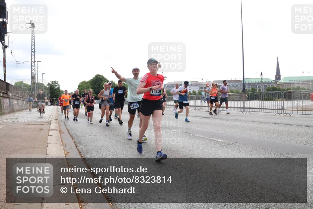 29.06.2025 - hella hamburg halbmarathon Lena Gebhardt http://msf.ph/oto/8323814 29.06.2025 10:37:39 Lombardsbrücke 17355, 24, 16582, 3230, 14130, 1022, 1276, 1337, 1475, 1578, 1597, 1799, 1819, 1985, 2016, 2199, 2272, 2480, 2486, 2640, 2853, 3230, 3246, 3633, 4097, 4347, 4733, 5139, 5146, 5171, 5186, 5522, 5560, 5790, 5875, 5940, 6243, 6362, 6821, 6955, 7085, 7124, 7235, 7244, 7321, 7350, 7544, 7696, 7707, 7777, 7823, 8811, 8843, 8985, 9247, 9288, 9524, 9895, 10159, 10506, 10836, 11087, 11543, 12123, 12254, 12472, 12824, 16680, 17798 meine-sportfotos.de