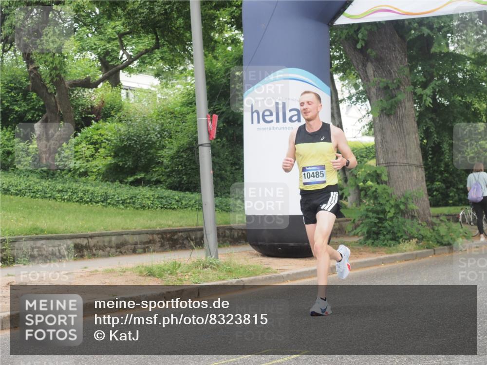 29.06.2025 - hella hamburg halbmarathon KatJ http://msf.ph/oto/8323815 29.06.2025 10:16:47 Zwischen KM18-KM19  meine-sportfotos.de
