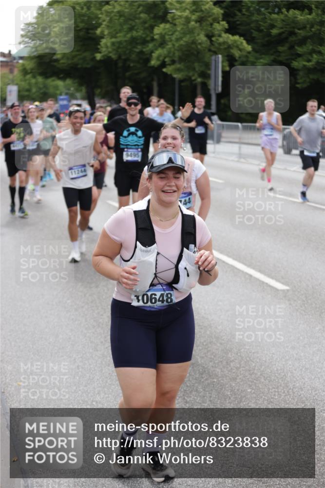 29.06.2025 - hella hamburg halbmarathon Jannik Wohlers http://msf.ph/oto/8323838 29.06.2025 10:39:40 Lombardsbrücke 1058, 1076, 1291, 1586, 1691, 1899, 2019, 2254, 2866, 2888, 3515, 3607, 3808, 3882, 3883, 3884, 4173, 4471, 5229, 5263, 5654, 5877, 5901, 6097, 6548, 6698, 6750, 6890, 6920, 7045, 7455, 7456, 8107, 8622, 8815, 8865, 8866, 9187, 9195, 9292, 9495, 10648, 10806, 10818, 10953, 11188, 11242, 11244, 11717, 11874, 12414, 12883, 12906, 13005, 13069, 13577, 13651, 14327, 14578, 15111, 16784, 18157, 19163 meine-sportfotos.de
