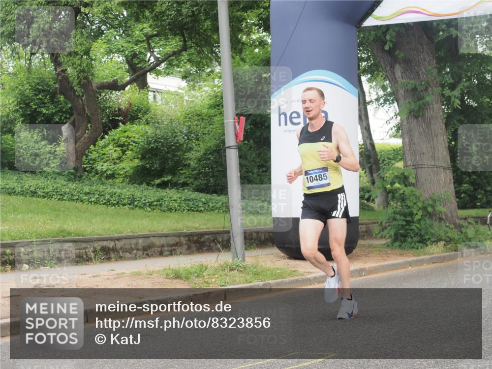 29.06.2025 - hella hamburg halbmarathon KatJ http://msf.ph/oto/8323856 29.06.2025 10:16:47 Zwischen KM18-KM19  meine-sportfotos.de