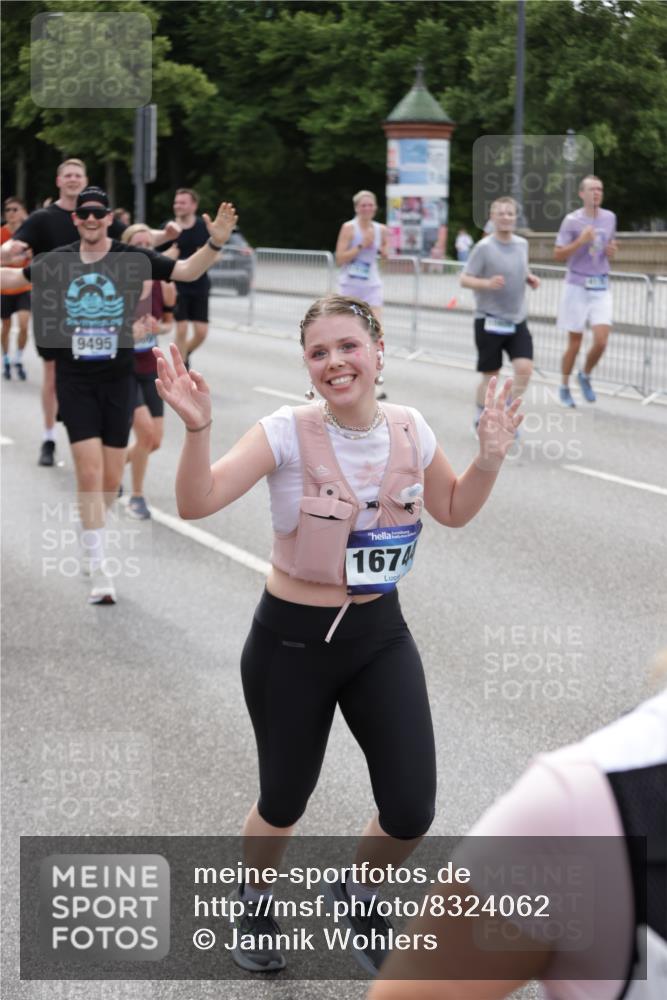 29.06.2025 - hella hamburg halbmarathon Jannik Wohlers http://msf.ph/oto/8324062 29.06.2025 10:39:41 Lombardsbrücke 1058, 1076, 1291, 1586, 1691, 1899, 2019, 2254, 2572, 2866, 2888, 3237, 3515, 3607, 3808, 3882, 3883, 3884, 4173, 4271, 4471, 5229, 5263, 5654, 5877, 5901, 6097, 6548, 6698, 6750, 6890, 6920, 7045, 7455, 7456, 8622, 8815, 8865, 8866, 9187, 9195, 9292, 9495, 10474, 10806, 10818, 10953, 11188, 11242, 11244, 11717, 11874, 12414, 12883, 12906, 13005, 13069, 13577, 13651, 14327, 14578, 15111, 16784, 19163 meine-sportfotos.de