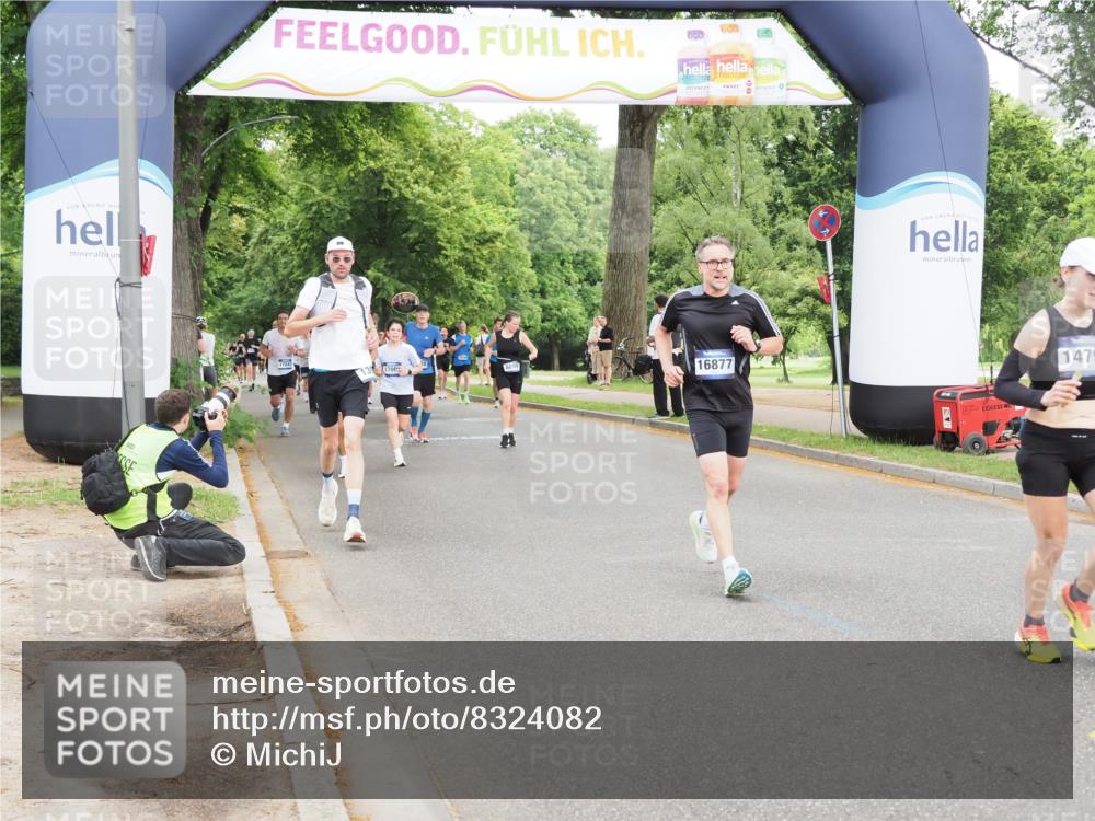 29.06.2025 - hella hamburg halbmarathon MichiJ http://msf.ph/oto/8324082 29.06.2025 10:37:32 Zwischen KM18-KM19 1216, 1399, 2878, 3543, 5978, 6712, 9551, 11579, 11975, 13159, 13812, 13875, 14248, 14794, 16731, 17319, 17384, 17908, 18064, 18370 meine-sportfotos.de
