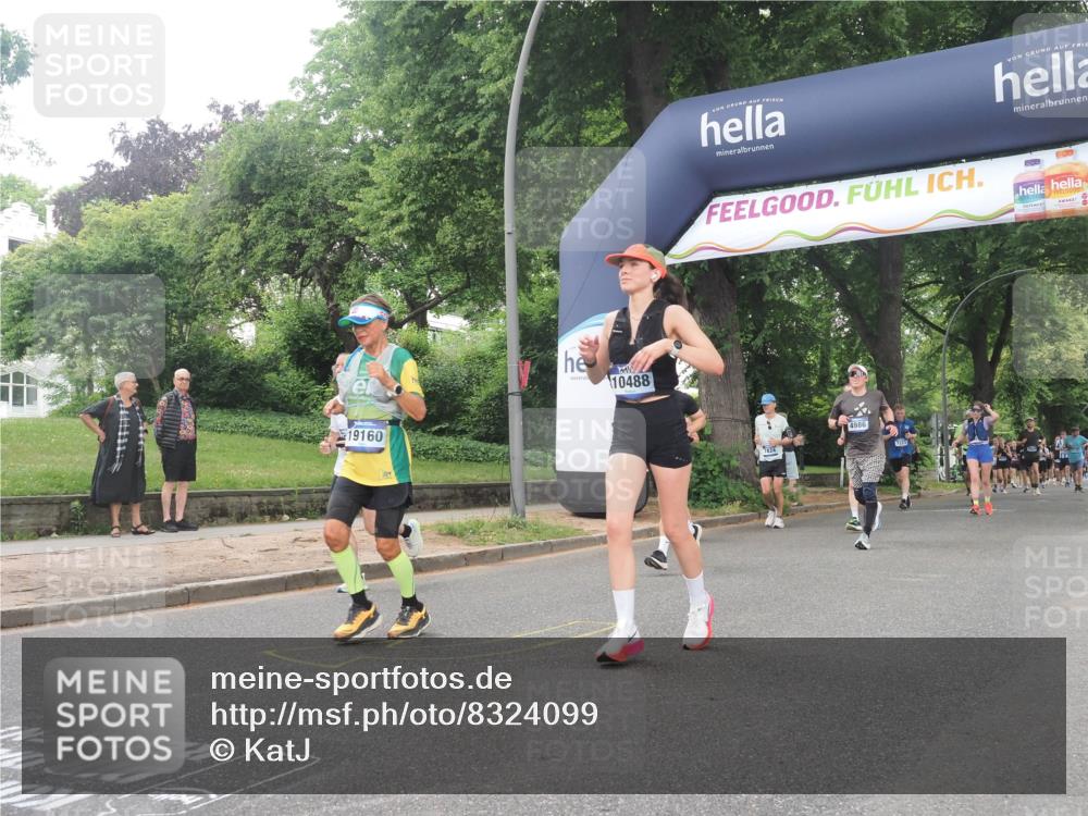 29.06.2025 - hella hamburg halbmarathon KatJ http://msf.ph/oto/8324099 29.06.2025 10:46:19 Zwischen KM18-KM19 2780, 4986, 6220, 8030 meine-sportfotos.de