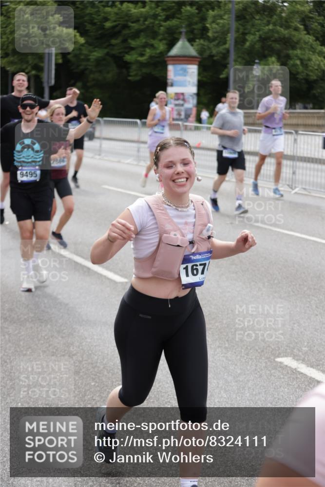 29.06.2025 - hella hamburg halbmarathon Jannik Wohlers http://msf.ph/oto/8324111 29.06.2025 10:39:41 Lombardsbrücke 1058, 1076, 1291, 1586, 1691, 1899, 2019, 2254, 2572, 2866, 2888, 3237, 3515, 3607, 3808, 3882, 3883, 3884, 4173, 4271, 4471, 5229, 5263, 5654, 5877, 5901, 6097, 6548, 6698, 6750, 6890, 6920, 7045, 7455, 7456, 8622, 8815, 8865, 8866, 9187, 9195, 9292, 9495, 10474, 10806, 10818, 10953, 11188, 11242, 11244, 11717, 11874, 12414, 12883, 12906, 13005, 13069, 13577, 13651, 14327, 14578, 15111, 16784, 19163 meine-sportfotos.de