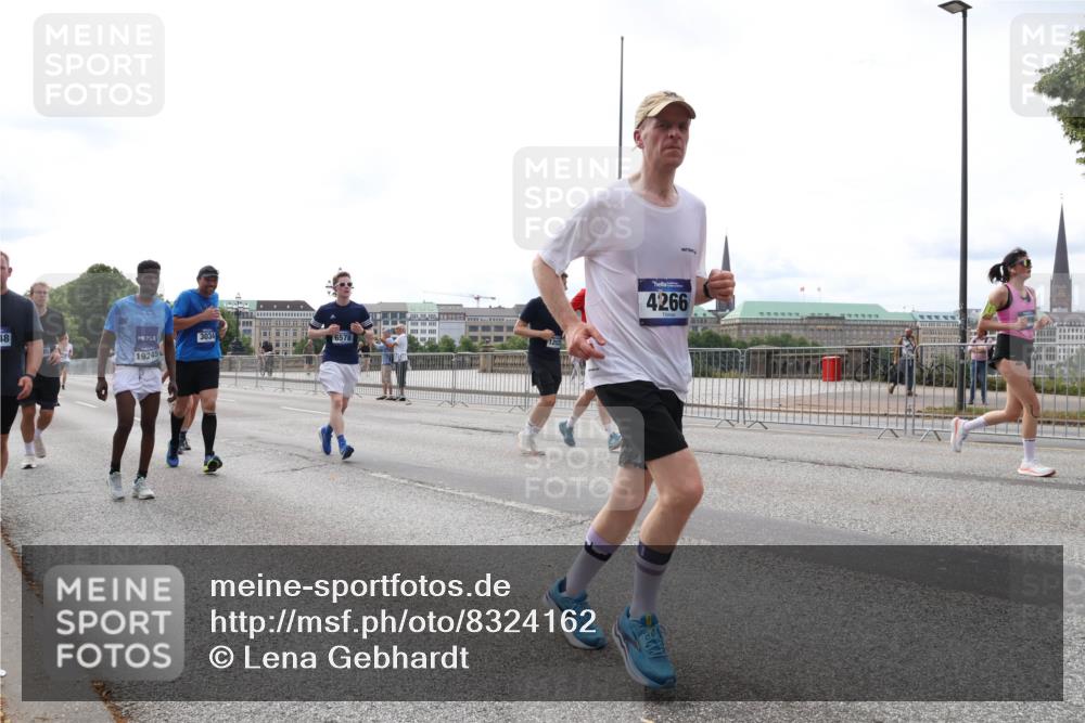 29.06.2025 - hella hamburg halbmarathon Lena Gebhardt http://msf.ph/oto/8324162 29.06.2025 10:23:09 Lombardsbrücke 48, 19245, 3034, 6578, 1205, 4266, 1029, 1362, 1853, 2766, 2925, 3003, 3029, 3034, 3600, 4190, 4266, 4728, 4793, 5223, 5629, 6502, 6578, 6784, 6785, 6849, 7266, 7820, 7891, 7925, 8687, 8688, 8716, 8918, 8920, 9133, 9301, 9877, 9913, 10205, 10739, 10826, 11798, 11879, 12025, 12073, 12190, 12265, 13560, 13921, 14041, 14265, 14338, 14510, 14525, 14801, 14821, 16416, 16558, 17013, 17099, 17207, 17299, 17719 meine-sportfotos.de