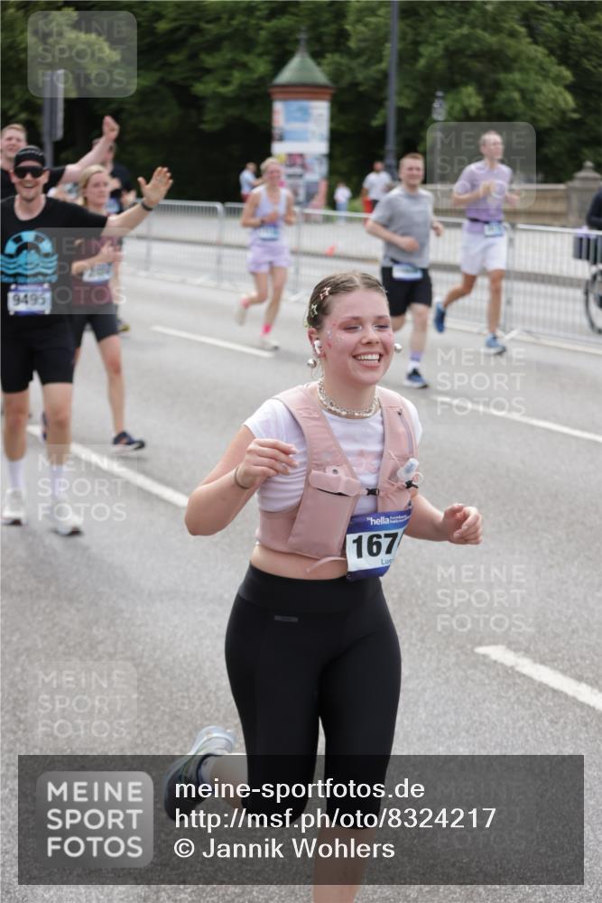 29.06.2025 - hella hamburg halbmarathon Jannik Wohlers http://msf.ph/oto/8324217 29.06.2025 10:39:42 Lombardsbrücke 1058, 1076, 1291, 1586, 1691, 1899, 2019, 2254, 2515, 2572, 2866, 2888, 3237, 3515, 3607, 3808, 3882, 3883, 3884, 4173, 4271, 4471, 5229, 5263, 5654, 5877, 5901, 6097, 6548, 6698, 6750, 6866, 6876, 6890, 6920, 7045, 7174, 7455, 7456, 7675, 7850, 8622, 8815, 8865, 8866, 9187, 9195, 9292, 9495, 10474, 10806, 10818, 10953, 11188, 11242, 11244, 11717, 11874, 12414, 12883, 12906, 13005, 13069, 13290, 13577, 13651, 14327, 14578, 15111, 19163 meine-sportfotos.de