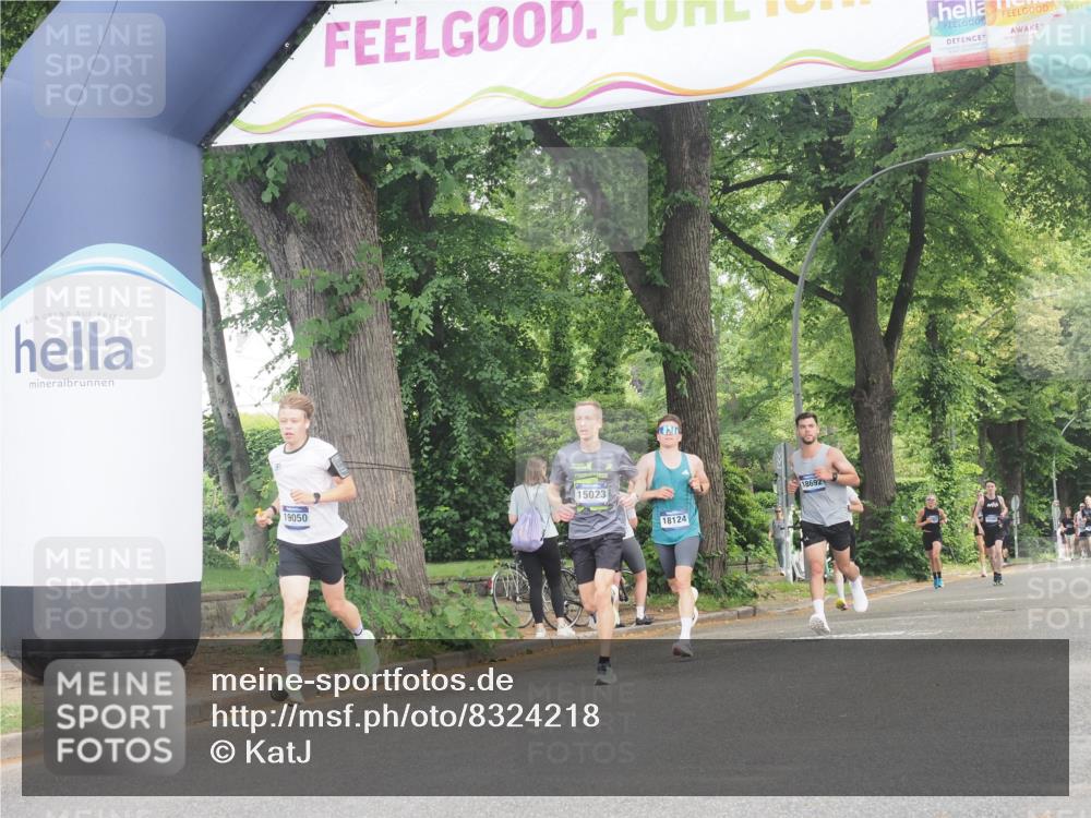 29.06.2025 - hella hamburg halbmarathon KatJ http://msf.ph/oto/8324218 29.06.2025 10:16:55 Zwischen KM18-KM19  meine-sportfotos.de