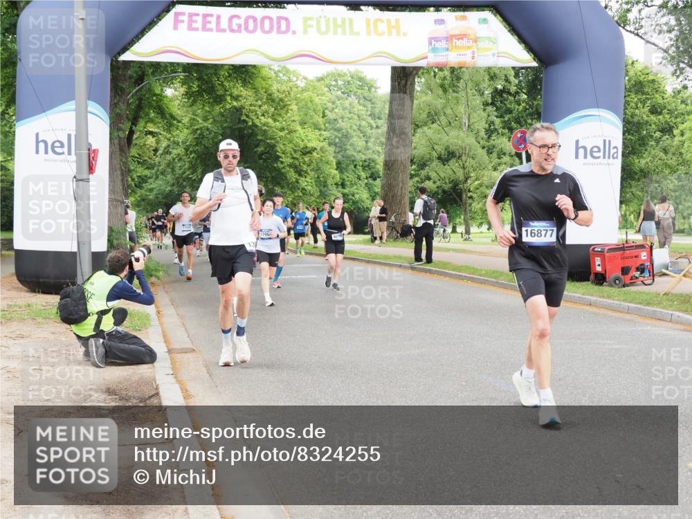 29.06.2025 - hella hamburg halbmarathon MichiJ http://msf.ph/oto/8324255 29.06.2025 10:37:33 Zwischen KM18-KM19 1216, 1399, 2878, 3543, 9551, 11579, 11975, 13159, 13812, 13875, 14248, 14794, 16731, 16877, 17001, 17319, 17384, 17908, 18370 meine-sportfotos.de