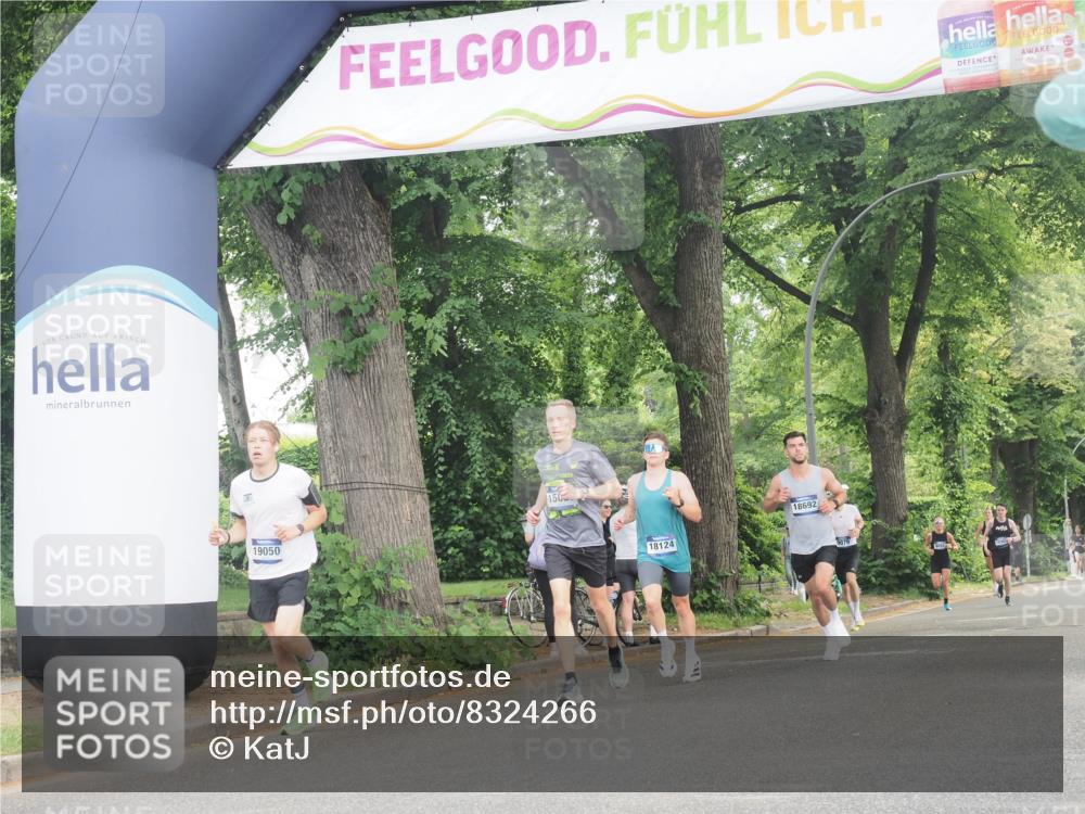 29.06.2025 - hella hamburg halbmarathon KatJ http://msf.ph/oto/8324266 29.06.2025 10:16:55 Zwischen KM18-KM19  meine-sportfotos.de
