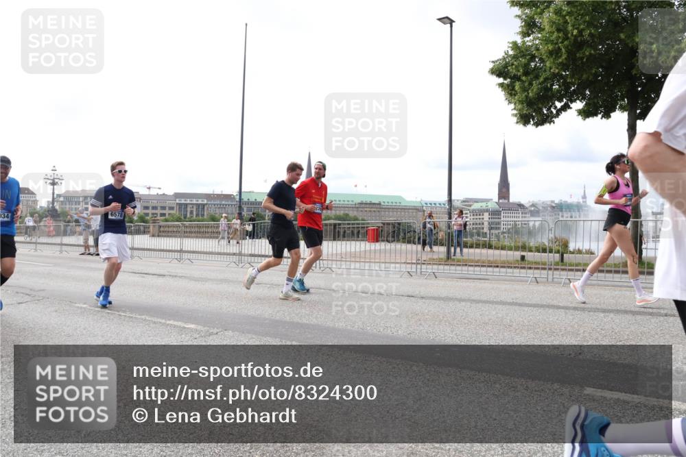29.06.2025 - hella hamburg halbmarathon Lena Gebhardt http://msf.ph/oto/8324300 29.06.2025 10:23:09 Lombardsbrücke 6578, 34, 1029, 1362, 1853, 2766, 2925, 3003, 3029, 3034, 3600, 4190, 4266, 4728, 4793, 5223, 5629, 6502, 6578, 6784, 6785, 6849, 7266, 7820, 7891, 7925, 8687, 8688, 8716, 8918, 8920, 9133, 9301, 9877, 9913, 10205, 10739, 10826, 11798, 11879, 12025, 12073, 12190, 12265, 13560, 13921, 14041, 14265, 14338, 14510, 14525, 14801, 14821, 16416, 16558, 17013, 17099, 17207, 17299, 17719 meine-sportfotos.de