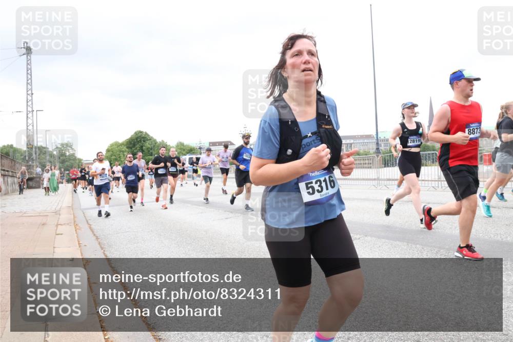 29.06.2025 - hella hamburg halbmarathon Lena Gebhardt http://msf.ph/oto/8324311 29.06.2025 10:57:37 Lombardsbrücke 13427, 18534, 5316, 2819, 8873, 1123, 1242, 1248, 1265, 1643, 2015, 2041, 2370, 2451, 2567, 2900, 3191, 3195, 3385, 3388, 3433, 3723, 3750, 3851, 3954, 4059, 4086, 4106, 4180, 4197, 4521, 4830, 4998, 5117, 5316, 5632, 5639, 5736, 5738, 6827, 6857, 6916, 7172, 7193, 7720, 7728, 7787, 8035, 8159, 8287, 8386, 8474, 8540, 8552, 8708, 8773, 8851, 8853, 8873, 9059, 9110, 9233, 9318, 9394, 9496, 9613 meine-sportfotos.de