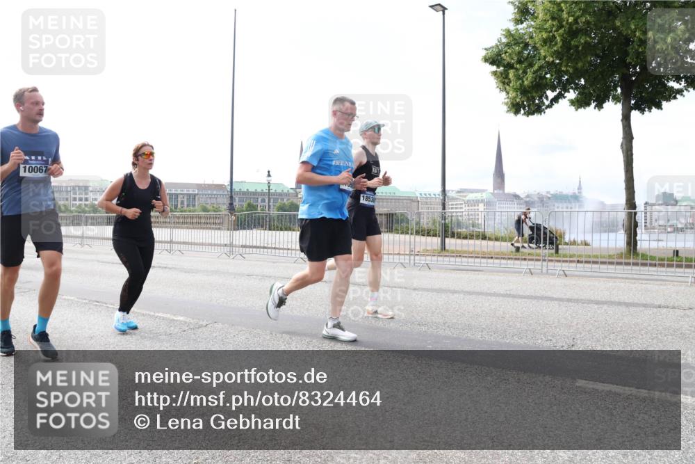 29.06.2025 - hella hamburg halbmarathon Lena Gebhardt http://msf.ph/oto/8324464 29.06.2025 10:12:53 Lombardsbrücke 10067, 18530, 1020, 1051, 1249, 1610, 1785, 1851, 1939, 2531, 2891, 2942, 2963, 2964, 3182, 3248, 3262, 4453, 4499, 4532, 4554, 5150, 5166, 5597, 5598, 6207, 6822, 6966, 7014, 7873, 7907, 8398, 8405, 8917, 8971, 9141, 9254, 10067, 10402, 10581, 11025, 11720, 12456, 13566, 13816, 14404, 14540, 14869, 15012, 15369, 15531, 16030, 16255, 16323, 16437, 16473, 16826, 16911, 17061, 17699, 17994, 18048, 18178, 18320, 18493, 18530 meine-sportfotos.de