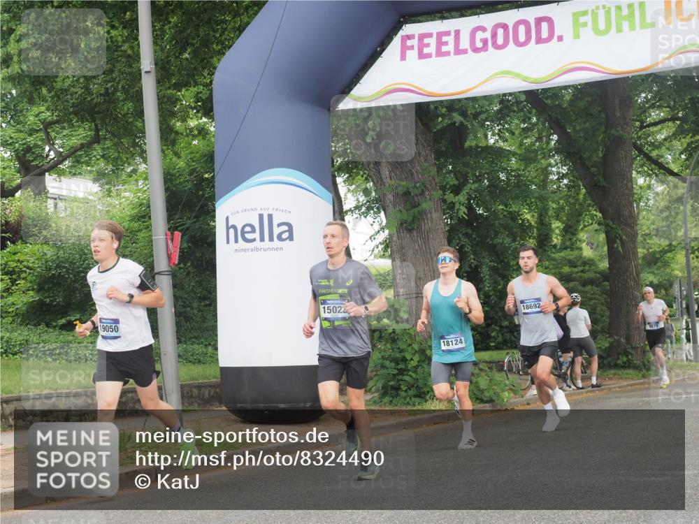 29.06.2025 - hella hamburg halbmarathon KatJ http://msf.ph/oto/8324490 29.06.2025 10:16:56 Zwischen KM18-KM19  meine-sportfotos.de