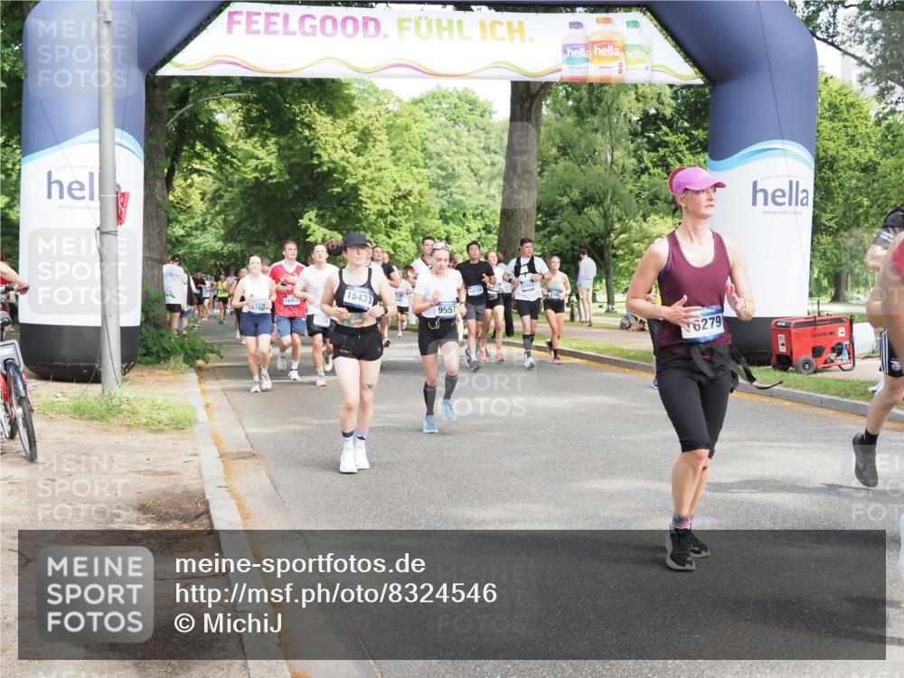 29.06.2025 - hella hamburg halbmarathon MichiJ http://msf.ph/oto/8324546 29.06.2025 11:33:29 Zwischen KM18-KM19 1457, 1899, 2195, 3339, 6680, 6894, 8795, 9557, 10008, 10666, 11408, 12162, 12682, 13559, 14872, 15433, 16279, 16454, 16701, 16798, 16953, 17105, 17183, 17704, 18318, 18496, 18540 meine-sportfotos.de
