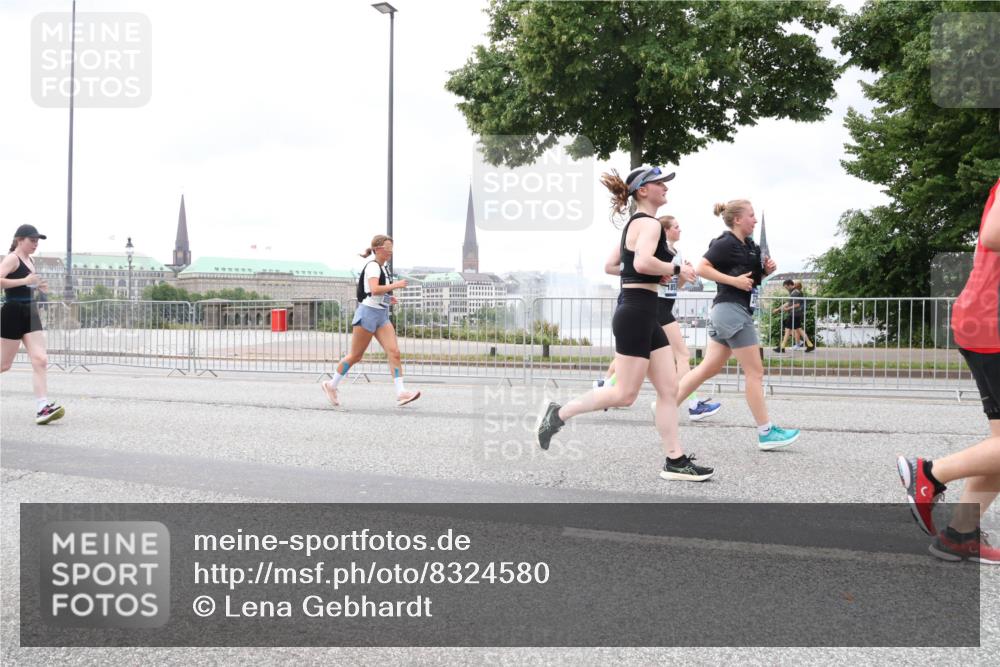 29.06.2025 - hella hamburg halbmarathon Lena Gebhardt http://msf.ph/oto/8324580 29.06.2025 10:57:38 Lombardsbrücke 1123, 1242, 1248, 1265, 1643, 2015, 2041, 2370, 2451, 2567, 2900, 3191, 3195, 3385, 3388, 3433, 3723, 3750, 3851, 3954, 4059, 4086, 4106, 4180, 4197, 4521, 4830, 5117, 5316, 5632, 5736, 5738, 6827, 6857, 6916, 7172, 7193, 7720, 7728, 7787, 8035, 8159, 8287, 8386, 8474, 8540, 8552, 8708, 8773, 8851, 8853, 8873, 9059, 9110, 9233, 9318, 9394, 9496, 9613 meine-sportfotos.de