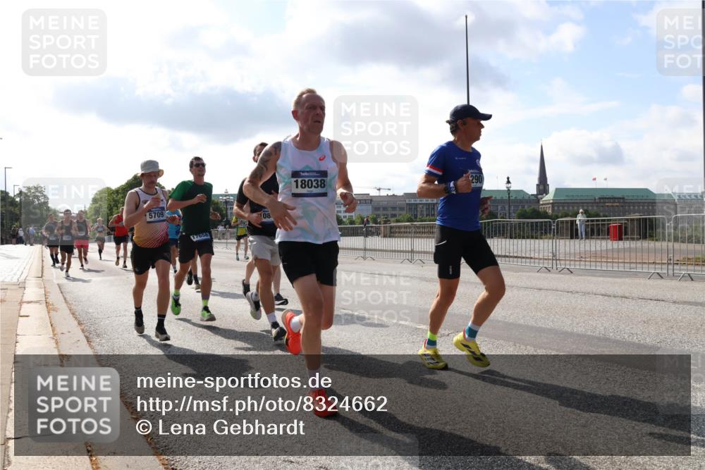 29.06.2025 - hella hamburg halbmarathon Lena Gebhardt http://msf.ph/oto/8324662 29.06.2025 09:48:27 Lombardsbrücke 5709, 08, 17658, 18038, 290, 1290, 1385, 1505, 1562, 1710, 1743, 2399, 2714, 2767, 3480, 3547, 3959, 4359, 4860, 5091, 5307, 5315, 5554, 5709, 6684, 6829, 6990, 6993, 7152, 7154, 7884, 8362, 8571, 8933, 9403, 10404, 10793, 10852, 10900, 11202, 11227, 11620, 11929, 12044, 12051, 12290, 12488, 12514, 12916, 13483, 13595, 13854, 13940, 13975, 14387, 14875, 14908, 14934, 15015, 15261, 15415, 15701, 15931, 15959, 16119, 16158 meine-sportfotos.de