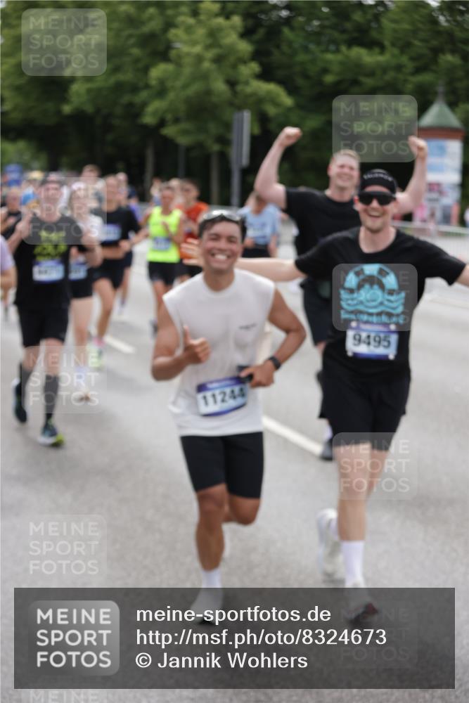29.06.2025 - hella hamburg halbmarathon Jannik Wohlers http://msf.ph/oto/8324673 29.06.2025 10:39:43 Lombardsbrücke 1058, 1076, 1291, 1586, 1691, 1899, 2019, 2254, 2515, 2572, 2866, 2888, 3237, 3515, 3607, 3808, 4173, 4271, 4471, 4756, 5113, 5229, 5263, 5351, 5352, 5654, 5877, 5901, 6097, 6548, 6698, 6750, 6866, 6876, 6890, 6920, 7174, 7455, 7456, 7675, 7850, 8815, 8865, 8866, 9187, 9195, 9292, 9495, 10474, 10806, 10818, 10953, 11188, 11242, 11244, 11653, 11717, 11874, 12414, 12444, 12501, 12760, 12883, 12906, 13005, 13069, 13290, 13577, 13651, 14327, 14578, 15111, 19163 meine-sportfotos.de