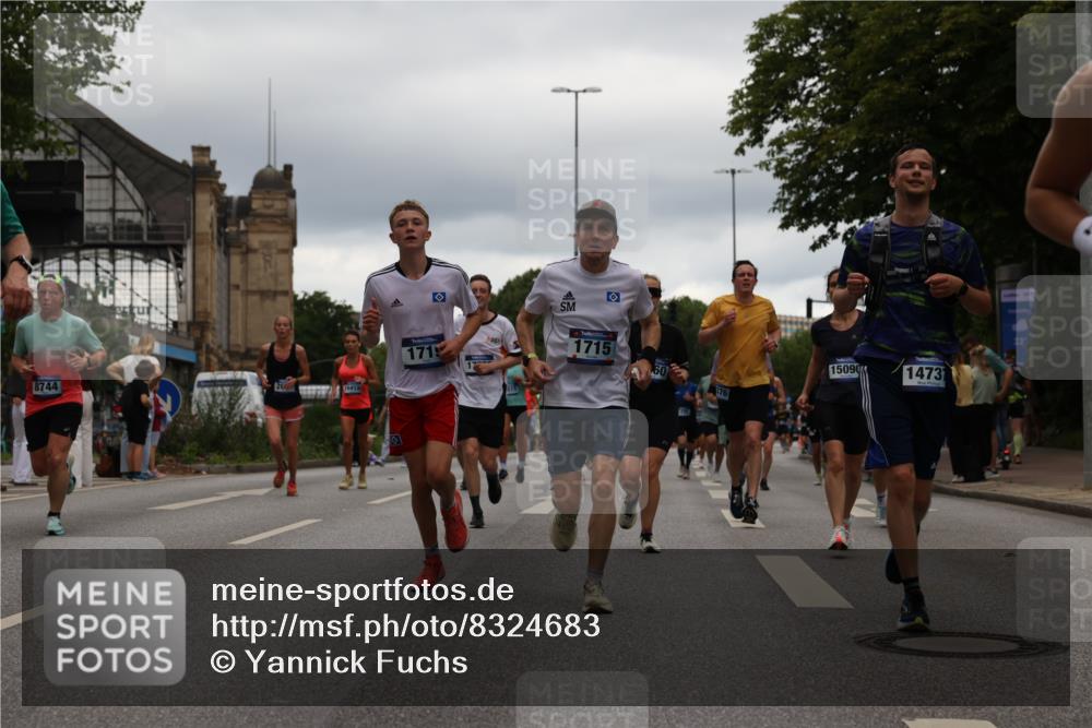 29.06.2025 - hella hamburg halbmarathon Yannick Fuchs http://msf.ph/oto/8324683 29.06.2025 10:51:24 20KM 1200, 1239, 1387, 1563, 1715, 1719, 1972, 2236, 2652, 3141, 3575, 4261, 5015, 5134, 5391, 5457, 5458, 5728, 6281, 6302, 6720, 6892, 7159, 7269, 7833, 8744, 9450, 10383, 10408, 12144, 12509, 12773, 12774, 13245, 13376, 13523, 13664, 14361, 14737, 14881, 14951, 15090, 15110, 15125, 15189, 15220, 15349, 15664, 16093, 16418, 17201, 17758, 17769, 17848, 18388, 18508 meine-sportfotos.de