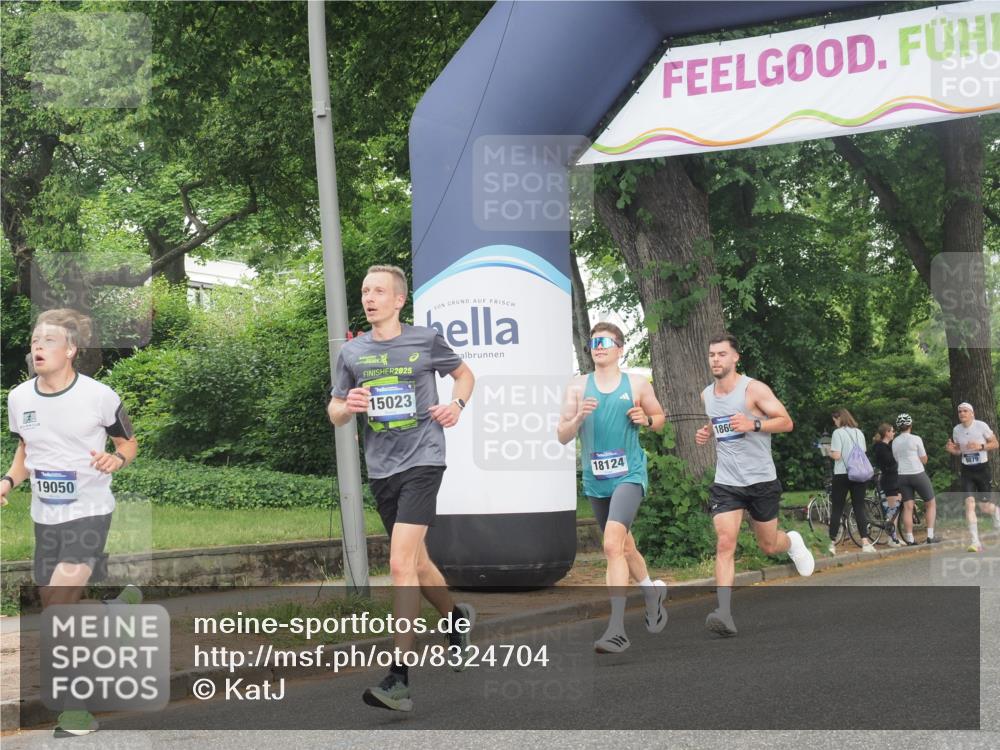 29.06.2025 - hella hamburg halbmarathon KatJ http://msf.ph/oto/8324704 29.06.2025 10:16:57 Zwischen KM18-KM19  meine-sportfotos.de