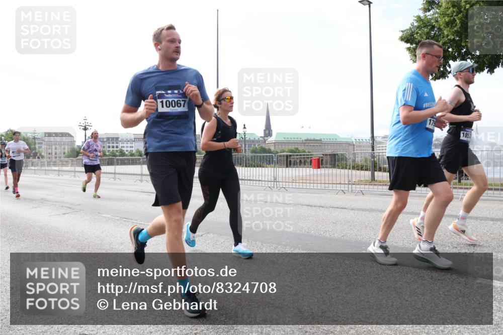 29.06.2025 - hella hamburg halbmarathon Lena Gebhardt http://msf.ph/oto/8324708 29.06.2025 10:12:53 Lombardsbrücke 10067, 179, 1853, 1020, 1051, 1249, 1610, 1785, 1851, 1939, 2531, 2891, 2942, 2963, 2964, 3182, 3248, 3262, 4453, 4499, 4532, 4554, 5150, 5166, 5597, 5598, 6207, 6822, 6966, 7014, 7873, 7907, 8398, 8405, 8917, 8971, 9141, 9254, 10067, 10402, 10581, 11025, 11720, 12456, 13566, 13816, 14404, 14540, 14869, 15012, 15369, 15531, 16030, 16255, 16323, 16437, 16473, 16826, 16911, 17061, 17699, 17994, 18048, 18178, 18320, 18493, 18530 meine-sportfotos.de