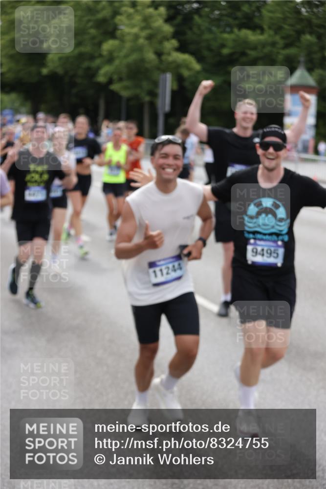 29.06.2025 - hella hamburg halbmarathon Jannik Wohlers http://msf.ph/oto/8324755 29.06.2025 10:39:43 Lombardsbrücke 1058, 1076, 1291, 1586, 1691, 1899, 2019, 2254, 2515, 2572, 2866, 2888, 3237, 3515, 3607, 3808, 4173, 4271, 4471, 4756, 5113, 5229, 5263, 5351, 5352, 5654, 5877, 5901, 6097, 6548, 6698, 6750, 6866, 6876, 6890, 6920, 7174, 7455, 7456, 7675, 7850, 8815, 8865, 8866, 9187, 9195, 9292, 9495, 10474, 10806, 10818, 10953, 11188, 11242, 11244, 11653, 11717, 11874, 12414, 12444, 12501, 12760, 12883, 12906, 13005, 13069, 13290, 13577, 13651, 14327, 14578, 15111, 19163 meine-sportfotos.de