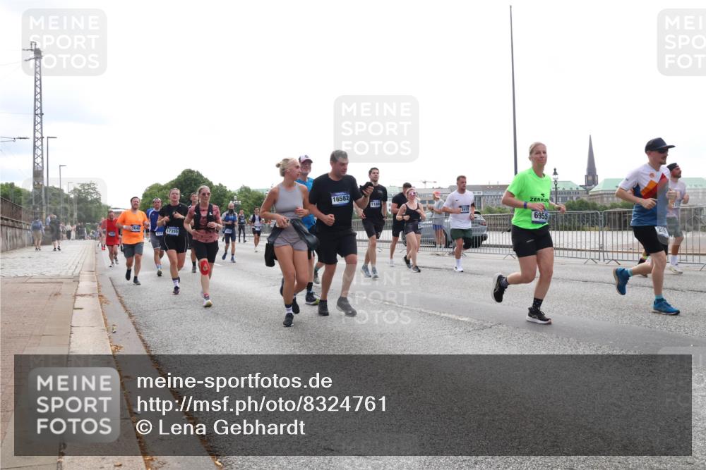 29.06.2025 - hella hamburg halbmarathon Lena Gebhardt http://msf.ph/oto/8324761 29.06.2025 10:37:41 Lombardsbrücke 69, 17355, 16582, 1188, 2472, 6955, 219, 1022, 1276, 1337, 1475, 1578, 1799, 1819, 1985, 2016, 2199, 2486, 2640, 2853, 3230, 3246, 3633, 4097, 4347, 5139, 5146, 5171, 5186, 5522, 5560, 5790, 5875, 5940, 6243, 6362, 6697, 6821, 6955, 7085, 7124, 7235, 7244, 7321, 7350, 7544, 7696, 7777, 7823, 8811, 8843, 8985, 9247, 9288, 9524, 9895, 10159, 10506, 10836, 11087, 11543, 12123, 12254, 12472, 12824, 16680, 17798 meine-sportfotos.de