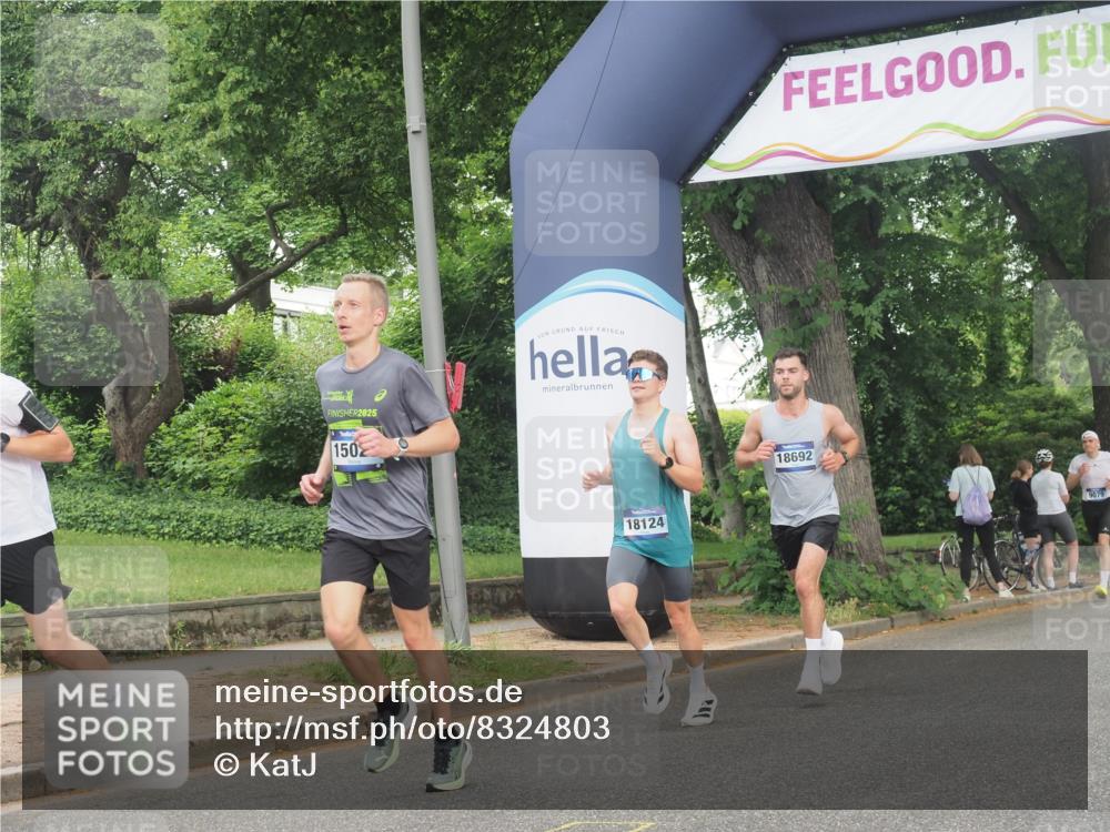29.06.2025 - hella hamburg halbmarathon KatJ http://msf.ph/oto/8324803 29.06.2025 10:16:57 Zwischen KM18-KM19  meine-sportfotos.de