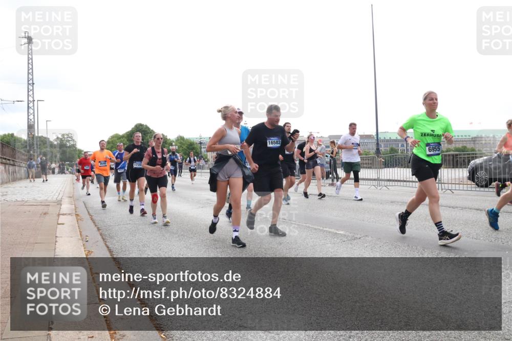 29.06.2025 - hella hamburg halbmarathon Lena Gebhardt http://msf.ph/oto/8324884 29.06.2025 10:37:41 Lombardsbrücke 2640, 1735, 6243, 16582, 6955, 1022, 1276, 1337, 1475, 1578, 1799, 1819, 1985, 2016, 2199, 2486, 2640, 2853, 3230, 3246, 3633, 4097, 4347, 5139, 5146, 5171, 5186, 5522, 5560, 5790, 5875, 5940, 6243, 6362, 6697, 6821, 6955, 7085, 7124, 7235, 7244, 7321, 7350, 7544, 7696, 7777, 7823, 8811, 8843, 8985, 9247, 9288, 9524, 9895, 10159, 10506, 10836, 11087, 11543, 12123, 12254, 12472, 12824, 16680, 17798 meine-sportfotos.de