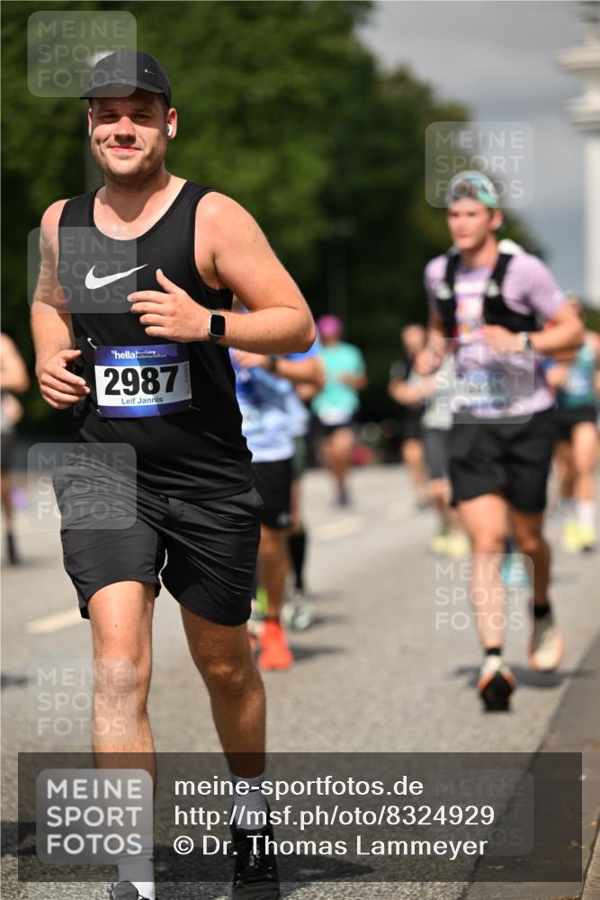 29.06.2025 - hella hamburg halbmarathon Dr. Thomas Lammeyer http://msf.ph/oto/8324929 29.06.2025 10:17:32 Kennedybrücke 1007, 1194, 1859, 1939, 2055, 2359, 2721, 2904, 2961, 2987, 3218, 3729, 4001, 4795, 4950, 5232, 5631, 6026, 6207, 7346, 7460, 7913, 8913, 9128, 9612, 9631 meine-sportfotos.de