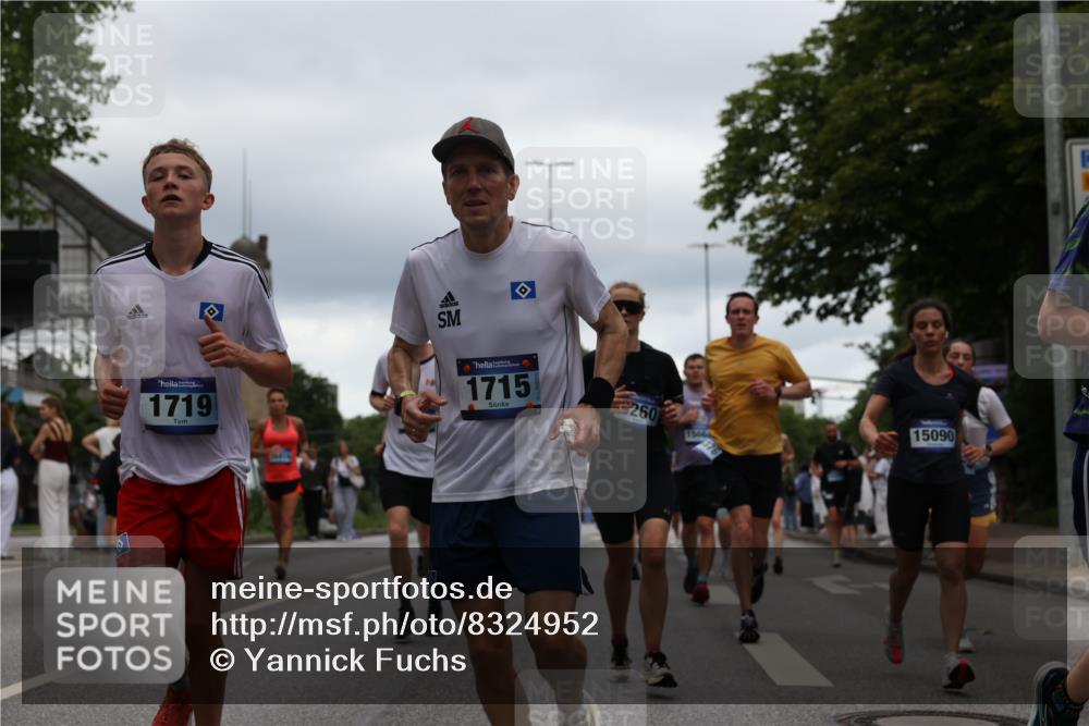 29.06.2025 - hella hamburg halbmarathon Yannick Fuchs http://msf.ph/oto/8324952 29.06.2025 10:51:25 20KM 1200, 1239, 1563, 1715, 1719, 1972, 2236, 2606, 2652, 3141, 3575, 4261, 5015, 5134, 5391, 5457, 5458, 5728, 6281, 6302, 6720, 6892, 7159, 7269, 7833, 8744, 9450, 10383, 10408, 12144, 12509, 12773, 12774, 13376, 13523, 13664, 14361, 14737, 14881, 14951, 15090, 15110, 15125, 15189, 15220, 15349, 15664, 16093, 16418, 17201, 17758, 17769, 17848, 18388, 18508 meine-sportfotos.de