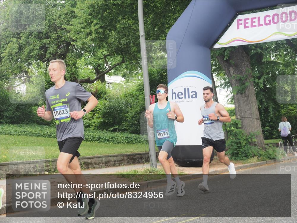 29.06.2025 - hella hamburg halbmarathon KatJ http://msf.ph/oto/8324956 29.06.2025 10:16:57 Zwischen KM18-KM19  meine-sportfotos.de