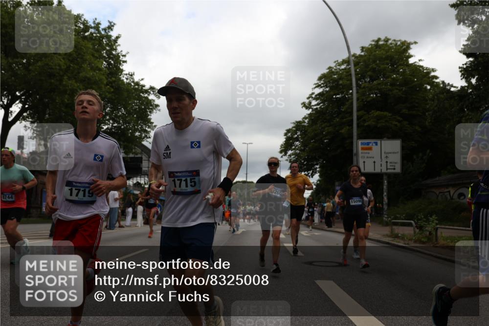 29.06.2025 - hella hamburg halbmarathon Yannick Fuchs http://msf.ph/oto/8325008 29.06.2025 10:51:26 20KM 1200, 1239, 1563, 1715, 1719, 1972, 2236, 2606, 2652, 2806, 3141, 3575, 4261, 4579, 5015, 5134, 5391, 5457, 5458, 6281, 6302, 6720, 6892, 7159, 7269, 7833, 8744, 9450, 10383, 10408, 12144, 12509, 12773, 12774, 13376, 13523, 13664, 14361, 14737, 14881, 14951, 15090, 15110, 15125, 15189, 15220, 15349, 15664, 16093, 16418, 17201, 17455, 17758, 17769, 18508 meine-sportfotos.de