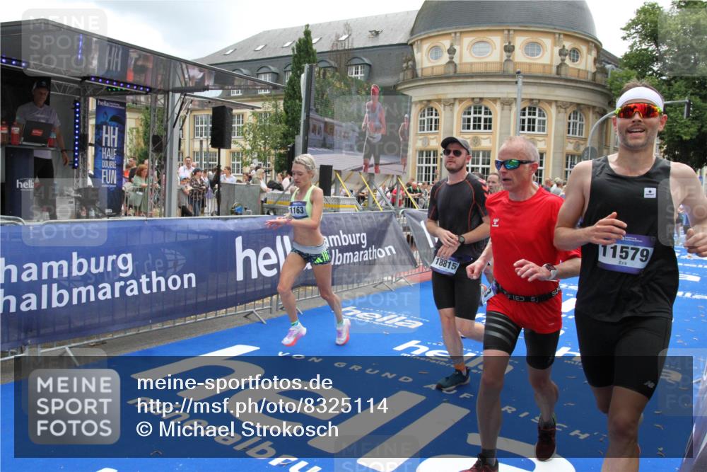 29.06.2025 - hella hamburg halbmarathon Michael Strokosch http://msf.ph/oto/8325114 29.06.2025 10:48:40 Ziel 1163, 1176, 2213, 4553, 5421, 9538, 10000, 10859, 11579, 14511, 15573, 15917, 17127, 18815 meine-sportfotos.de
