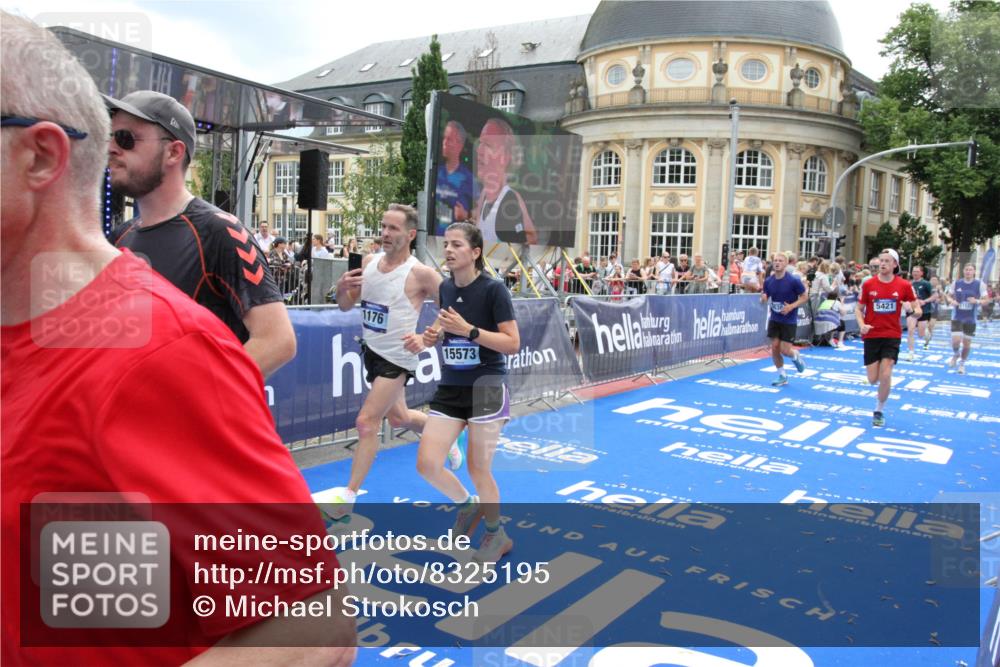 29.06.2025 - hella hamburg halbmarathon Michael Strokosch http://msf.ph/oto/8325195 29.06.2025 10:48:41 Ziel 1163, 1176, 2213, 4553, 5421, 9538, 10859, 11579, 14511, 15384, 15573, 17127, 18815 meine-sportfotos.de