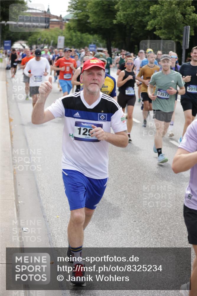 29.06.2025 - hella hamburg halbmarathon Jannik Wohlers http://msf.ph/oto/8325234 29.06.2025 10:39:45 Lombardsbrücke 1018, 1037, 1058, 1076, 1291, 1691, 2019, 2109, 2254, 2515, 2572, 2866, 2888, 3237, 3515, 3607, 3808, 4173, 4271, 4471, 4756, 5113, 5229, 5263, 5351, 5352, 5877, 5901, 6097, 6548, 6673, 6750, 6866, 6876, 6890, 6920, 7108, 7174, 7455, 7456, 7675, 7850, 8815, 9187, 9195, 9292, 9495, 10474, 10806, 10818, 10953, 11188, 11242, 11244, 11653, 11717, 12414, 12444, 12501, 12760, 12906, 13005, 13069, 13290, 13410, 13577, 13651, 14578, 15111, 16681 meine-sportfotos.de