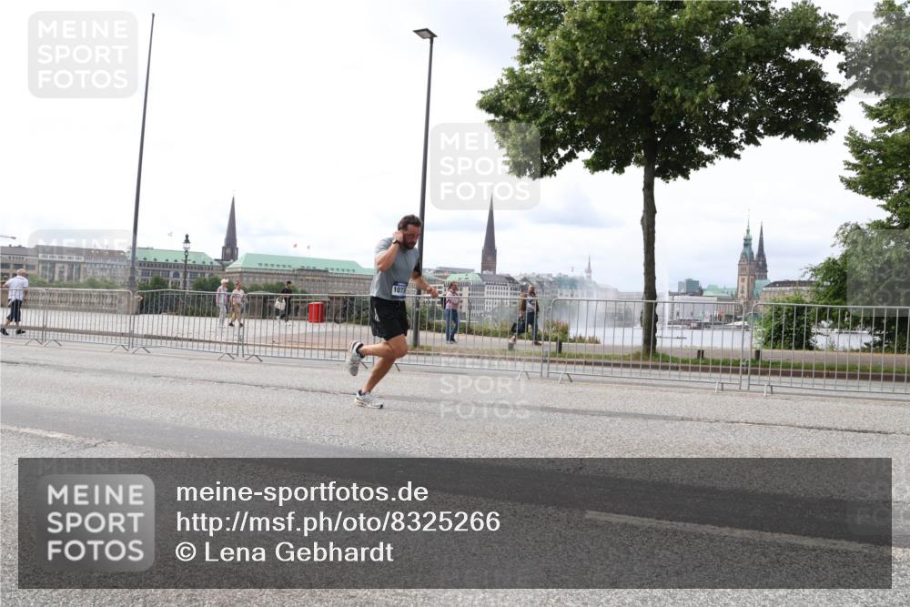 29.06.2025 - hella hamburg halbmarathon Lena Gebhardt http://msf.ph/oto/8325266 29.06.2025 10:23:14 Lombardsbrücke 107, 1029, 1048, 1362, 1853, 2766, 2925, 3003, 3029, 3034, 4190, 4266, 4728, 4793, 5629, 6502, 6578, 6784, 6785, 6849, 7029, 7266, 7820, 7891, 8687, 8688, 8716, 8918, 8920, 9133, 9301, 9877, 9913, 10205, 10739, 10826, 11798, 11879, 12025, 12073, 12190, 12265, 12874, 13560, 13921, 14041, 14265, 14338, 14510, 14512, 14525, 14801, 14821, 15709, 16185, 16416, 16558, 17013, 17099, 17207, 17299, 17719 meine-sportfotos.de