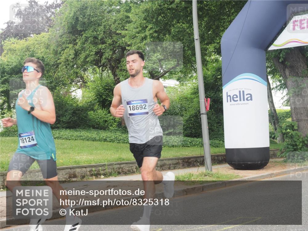 29.06.2025 - hella hamburg halbmarathon KatJ http://msf.ph/oto/8325318 29.06.2025 10:16:58 Zwischen KM18-KM19  meine-sportfotos.de