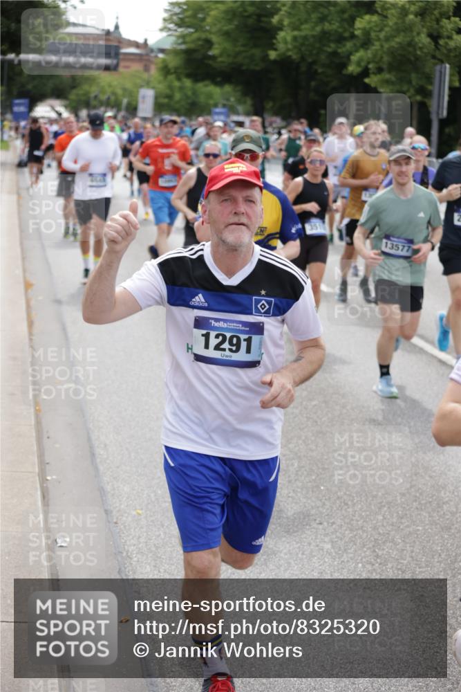 29.06.2025 - hella hamburg halbmarathon Jannik Wohlers http://msf.ph/oto/8325320 29.06.2025 10:39:45 Lombardsbrücke 1018, 1037, 1058, 1076, 1291, 1691, 2019, 2109, 2254, 2515, 2572, 2866, 2888, 3237, 3515, 3607, 3808, 4173, 4271, 4471, 4756, 5113, 5229, 5263, 5351, 5352, 5877, 5901, 6097, 6548, 6673, 6750, 6866, 6876, 6890, 6920, 7108, 7174, 7455, 7456, 7675, 7850, 8815, 9187, 9195, 9292, 9495, 10474, 10806, 10818, 10953, 11188, 11242, 11244, 11653, 11717, 12414, 12444, 12501, 12760, 12906, 13005, 13069, 13290, 13410, 13577, 13651, 14578, 15111, 16681 meine-sportfotos.de