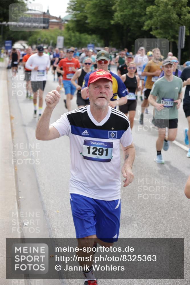 29.06.2025 - hella hamburg halbmarathon Jannik Wohlers http://msf.ph/oto/8325363 29.06.2025 10:39:45 Lombardsbrücke 1018, 1037, 1058, 1076, 1291, 1691, 2019, 2109, 2254, 2515, 2572, 2866, 2888, 3237, 3515, 3607, 3808, 4173, 4271, 4471, 4756, 5113, 5229, 5263, 5351, 5352, 5877, 5901, 6097, 6548, 6673, 6750, 6866, 6876, 6890, 6920, 7108, 7174, 7455, 7456, 7675, 7850, 8815, 9187, 9195, 9292, 9495, 10474, 10806, 10818, 10953, 11188, 11242, 11244, 11653, 11717, 12414, 12444, 12501, 12760, 12906, 13005, 13069, 13290, 13410, 13577, 13651, 14578, 15111, 16681 meine-sportfotos.de
