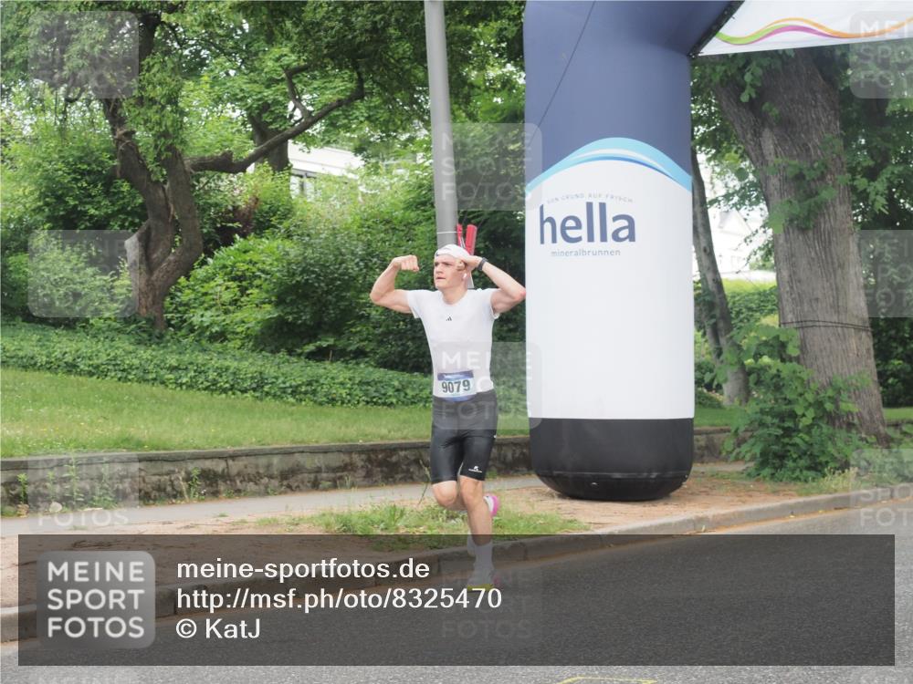 29.06.2025 - hella hamburg halbmarathon KatJ http://msf.ph/oto/8325470 29.06.2025 10:17:00 Zwischen KM18-KM19  meine-sportfotos.de