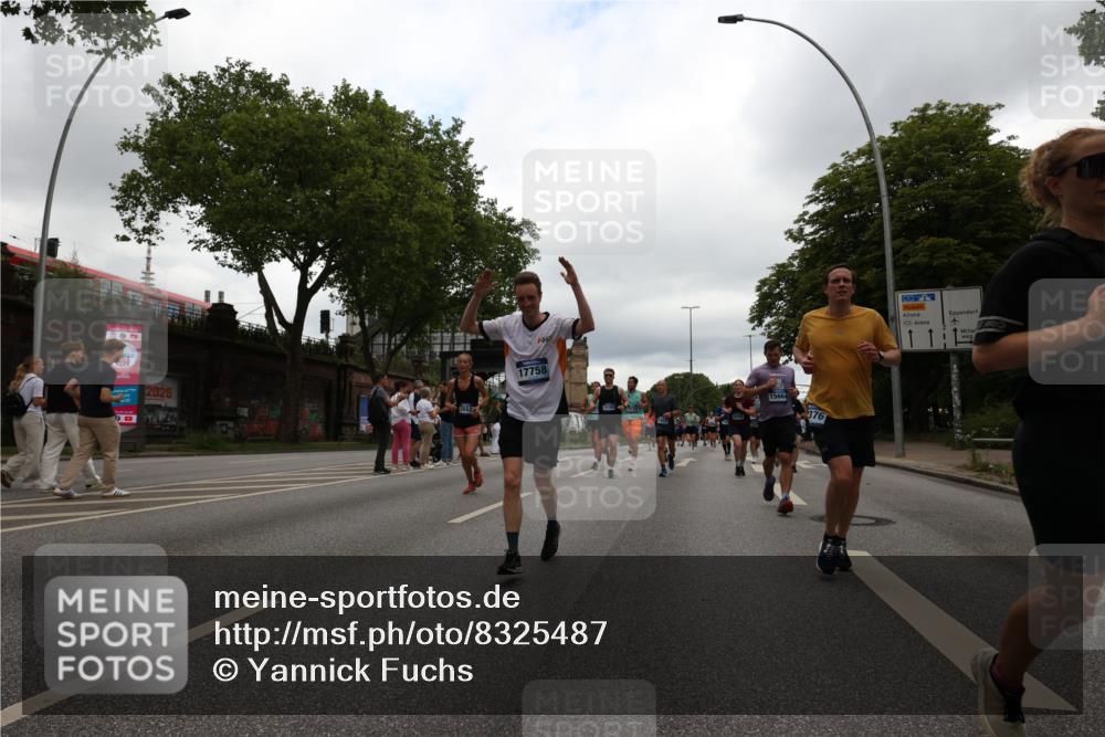 29.06.2025 - hella hamburg halbmarathon Yannick Fuchs http://msf.ph/oto/8325487 29.06.2025 10:51:27 20KM 1200, 1239, 1563, 1715, 1719, 1972, 2236, 2606, 2652, 2806, 3141, 3575, 4261, 4579, 5015, 5134, 5391, 5457, 5458, 6281, 6302, 6720, 6892, 7159, 7269, 7833, 8744, 9450, 10383, 10408, 12144, 12509, 12773, 12774, 13376, 13523, 13664, 14361, 14737, 14881, 14951, 15090, 15110, 15125, 15189, 15220, 15229, 15349, 15664, 16093, 16418, 17201, 17455, 17758, 17769, 18508 meine-sportfotos.de