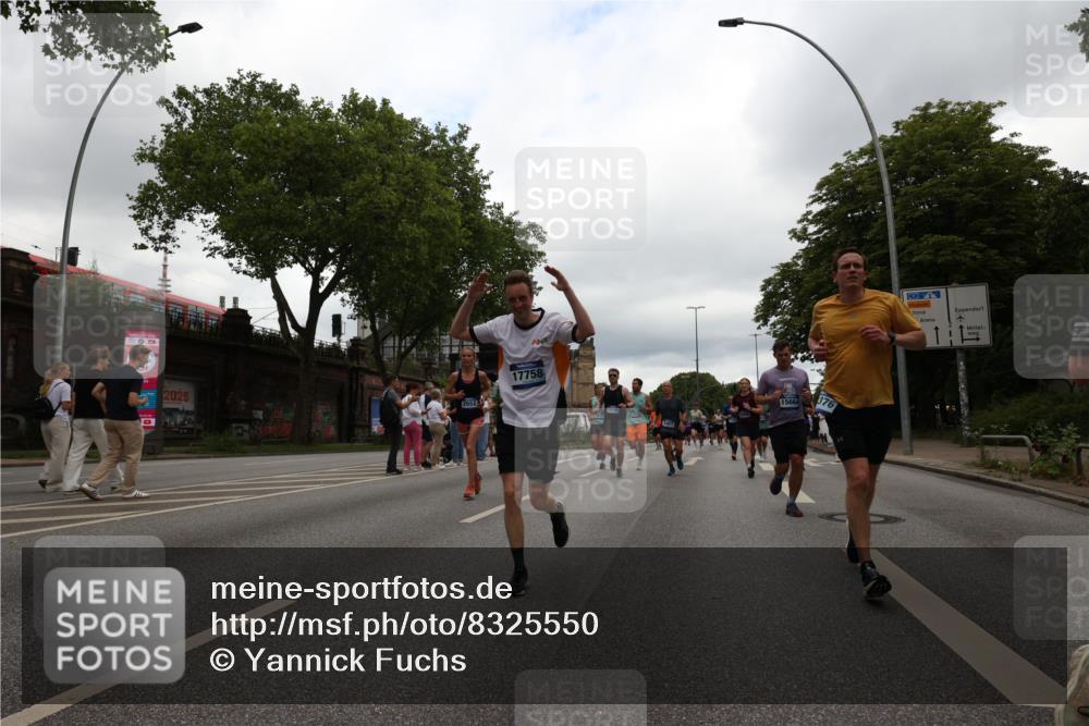 29.06.2025 - hella hamburg halbmarathon Yannick Fuchs http://msf.ph/oto/8325550 29.06.2025 10:51:28 20KM 1200, 1239, 1563, 1715, 1719, 1972, 2236, 2606, 2652, 2806, 3141, 3575, 4261, 4579, 5015, 5134, 5391, 5457, 5458, 6281, 6302, 6720, 6892, 7159, 7269, 7833, 8744, 9450, 10383, 10408, 12144, 12509, 12773, 12774, 13376, 13523, 13664, 14361, 14737, 14881, 14951, 15090, 15110, 15189, 15220, 15229, 15349, 15664, 16418, 17201, 17455, 17758, 17769, 18508 meine-sportfotos.de