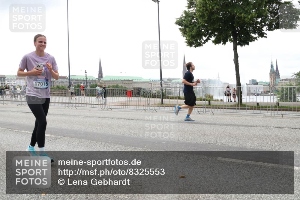 29.06.2025 - hella hamburg halbmarathon Lena Gebhardt http://msf.ph/oto/8325553 29.06.2025 10:47:22 Lombardsbrücke 17015, 1073, 1185, 1286, 1434, 1463, 1523, 1593, 1607, 1704, 1961, 2148, 2211, 2327, 2407, 2537, 2555, 2556, 2665, 2882, 2981, 2994, 3339, 4037, 4184, 4239, 4325, 4423, 4483, 4806, 4895, 4974, 4975, 5111, 5114, 5621, 5622, 5796, 5895, 5953, 6255, 6256, 6485, 6496, 6879, 6995, 7073, 7403, 7430, 7431, 7630, 7631, 7970, 8105, 8131, 8270, 8486, 8550, 8684, 8706, 8915, 8953, 8967, 9018, 9687, 11351, 11458, 11730, 11738 meine-sportfotos.de