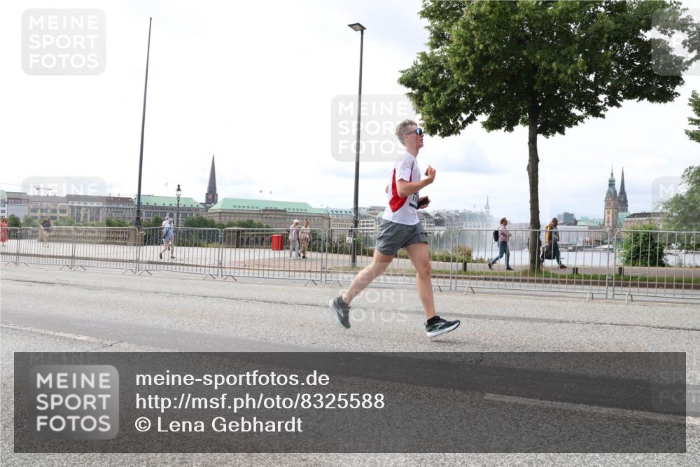 29.06.2025 - hella hamburg halbmarathon Lena Gebhardt http://msf.ph/oto/8325588 29.06.2025 10:23:18 Lombardsbrücke 1048, 1362, 1853, 2925, 3029, 3034, 4190, 4266, 4391, 4728, 4793, 5406, 5629, 6502, 6578, 6784, 6785, 6849, 7029, 7266, 7820, 7891, 8687, 8688, 8716, 8918, 8920, 9133, 9301, 9877, 9913, 10205, 10739, 11798, 11879, 12025, 12073, 12190, 12265, 12874, 13560, 13921, 14041, 14265, 14338, 14510, 14512, 14821, 15709, 16185, 16251, 16416, 16558, 17013, 17099, 17199, 17207, 17299, 17719 meine-sportfotos.de