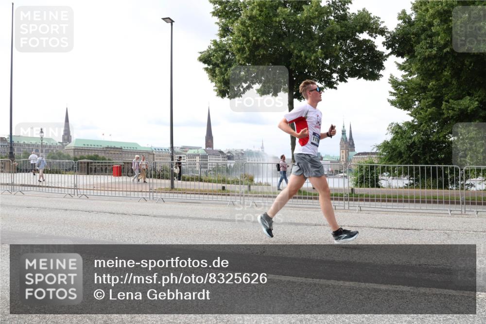 29.06.2025 - hella hamburg halbmarathon Lena Gebhardt http://msf.ph/oto/8325626 29.06.2025 10:23:18 Lombardsbrücke 117, 1048, 1362, 1853, 2925, 3029, 3034, 4190, 4266, 4391, 4728, 4793, 5406, 5629, 6502, 6578, 6784, 6785, 6849, 7029, 7266, 7820, 7891, 8687, 8688, 8716, 8918, 8920, 9133, 9301, 9877, 9913, 10205, 10739, 11798, 11879, 12025, 12073, 12190, 12265, 12874, 13560, 13921, 14041, 14265, 14338, 14510, 14512, 14821, 15709, 16185, 16251, 16416, 16558, 17013, 17099, 17199, 17207, 17299, 17719 meine-sportfotos.de