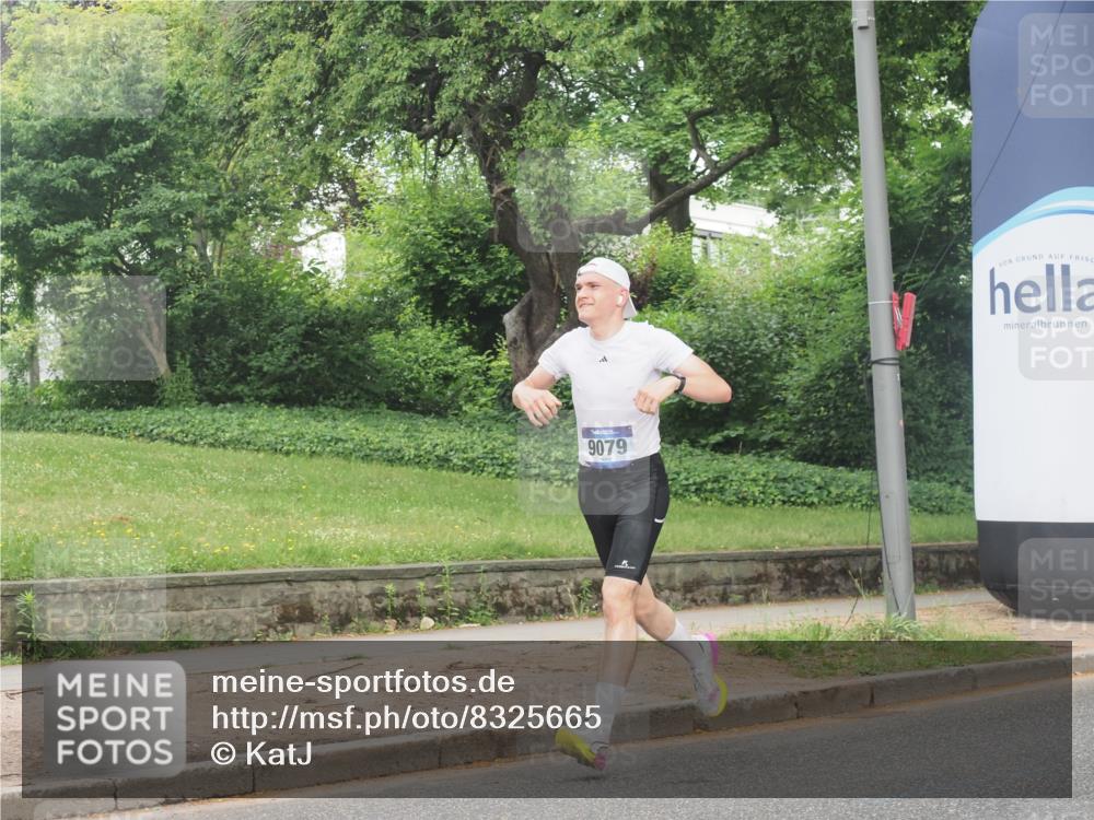 29.06.2025 - hella hamburg halbmarathon KatJ http://msf.ph/oto/8325665 29.06.2025 10:17:01 Zwischen KM18-KM19  meine-sportfotos.de