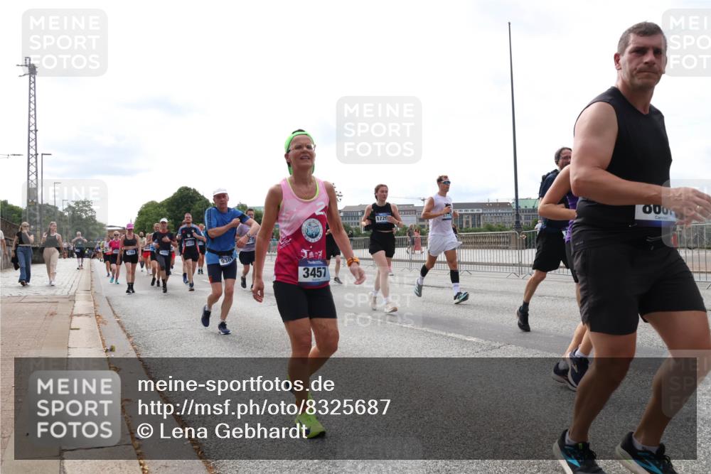 29.06.2025 - hella hamburg halbmarathon Lena Gebhardt http://msf.ph/oto/8325687 29.06.2025 10:23:20 Lombardsbrücke 930, 3457, 1729, 000, 1048, 1304, 1362, 1853, 2925, 3029, 3034, 4190, 4266, 4391, 4728, 4793, 5406, 5629, 6502, 6578, 6784, 6785, 6849, 7029, 7266, 7820, 7891, 8687, 8688, 8716, 8918, 8920, 9133, 9301, 9877, 9913, 10205, 10739, 11300, 11798, 11879, 12025, 12073, 12190, 12265, 12874, 13560, 14041, 14265, 14338, 14510, 14512, 14821, 15709, 16185, 16251, 16416, 16558, 17013, 17099, 17199, 17207, 17299, 17719 meine-sportfotos.de